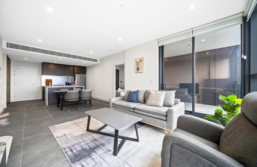North Strathfield Apartment | City&Bridge View 2 Bed+Study | Homebush