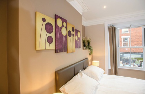 Lincoln House | City center 1 bed en-suite room. king sized bed, free WIfI Toiletries smart tv