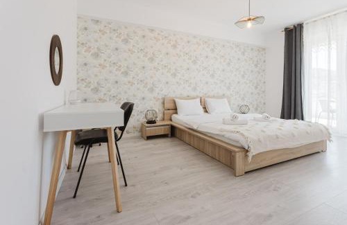 Resita Apartment | City Center Accommodation - 108