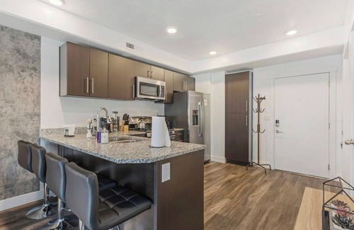 Rio Grande Apartment | City Center Apartment - King Bed - Gym - Smart TV