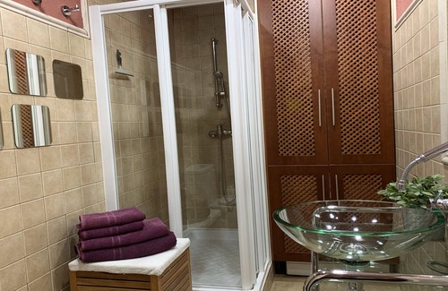 Cordoba Old City Apartment | City Center: Apartment in typical Cordovan House,200m Mosque, Balcony, Wif, PK