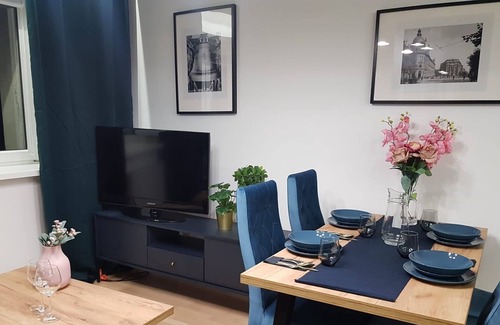 Wesoła Zachod Apartment | City Center - Stylish 2 Bedroom Krakow - 300 Meters to Square