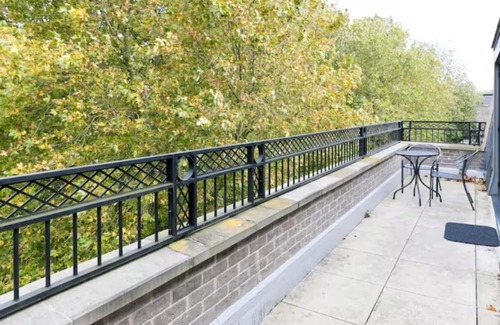 Cambridge City Centre Apartment | City Centre Penthouse 5 mins walk to Colleges with Terrace & Sleep 6