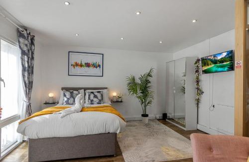 Exeter Apartment | City Centre Studio Apartments - Ashton Apartment - Short Stays UK Ltd