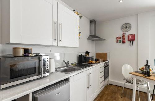 Exeter Apartment | City Centre Studio Apartments - Ashton Apartment - Short Stays UK Ltd