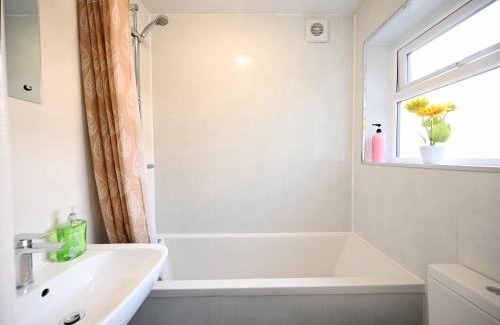 Heaton Apartment | City Delight, Free Parking