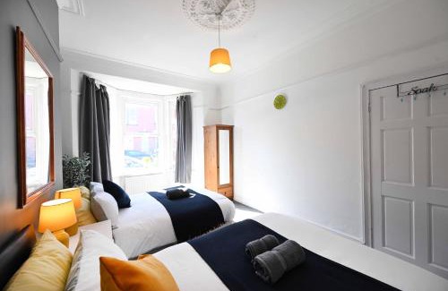 Heaton Apartment | City Delight, Free Parking