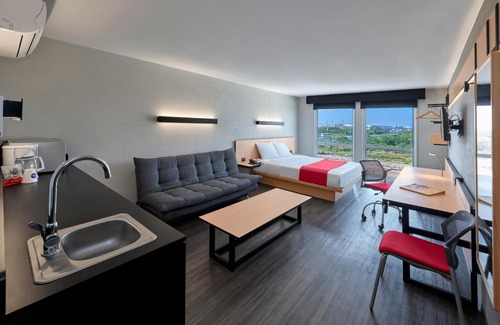 Zona Rio Hotel | City Express by Marriott Tijuana Rio