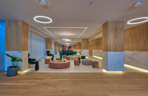 Providencia Hotel | City Express Plus by Marriott Guadalajara Providencia