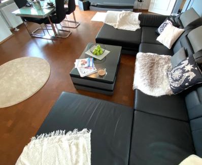 North Geestemund Apartment | City Ferienwohnung SKYLINE - mit großem Balkon & XXL- Sofa für bis zu 4 Personen