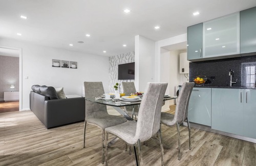 Sao Roque Ski Chalet | City Haven by Madeira Sun Travel