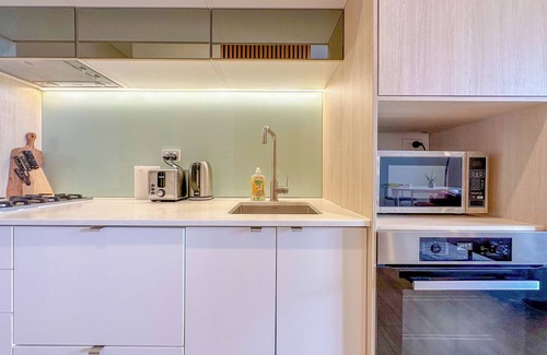 Ashfield Apartment | City Living Made Easy 1 Bed Apt in Ashfield Heart