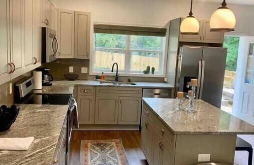 Hapeville House | City Oasis for Mid to Long Stays