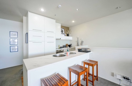 Auckland Central Business District Apartment | City Penthouse with Panoramic Ocean Views