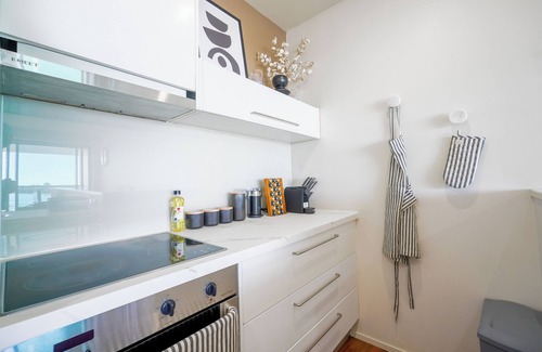 Auckland Central Business District Apartment | City Penthouse with Panoramic Ocean Views