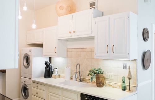 Mount Adams Condo | City Vibes:Trendy/community Pool/Weekday Escape!