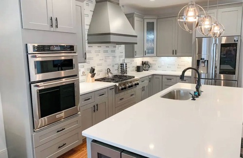 Southwest Raleigh House | City View Luxury- near Downtown, Capital, NC State- w/King Suite
