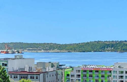 Belltown Apartment | City Water View Oasis with Pool & Gym near Cruise in Heart of Seattle