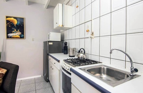 Colon Apartment | Citylife Apartments - Pool/Free Parking/in Willemstad. Apartment F