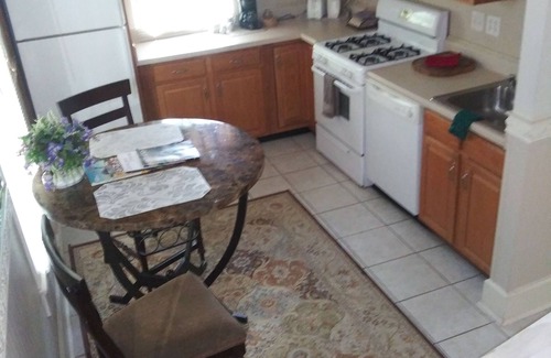 New Albany Apartment | CityPlex #2 2bed-2bath 2nd Floor Apt.