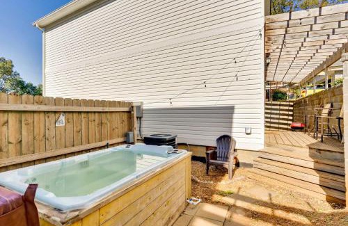 Chattanooga House | Cityscape Haven at Missionary Ridge with a hot tub