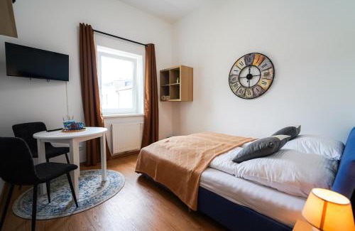 Schallmoos House | CitySuites Salzburg, BEST BUDGET stay, next to City Center and Old Town, Shared Spaces