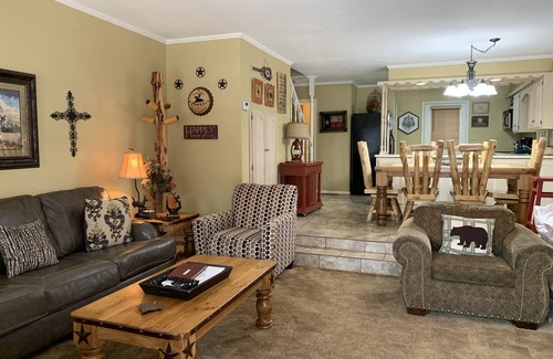 Red River Apartment | Claim Jumper #9 Townhouse with High Speed Wifi