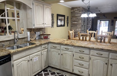 Red River Apartment | Claim Jumper #9 Townhouse with High Speed Wifi