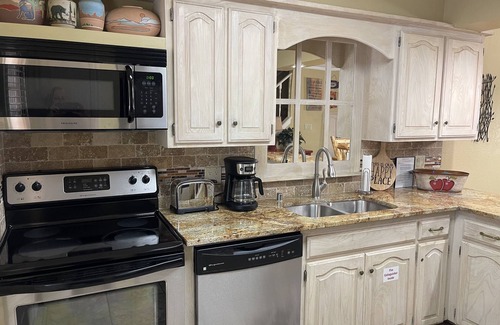 Red River Apartment | Claim Jumper #9 Townhouse with High Speed Wifi