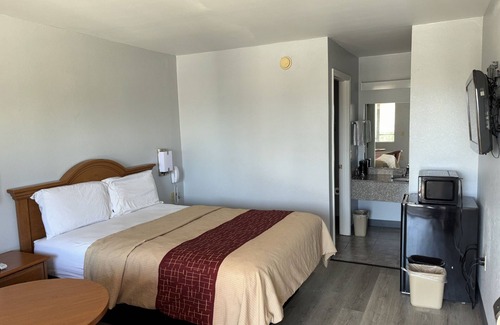Jasper Hotel | Clairmont Inn