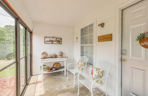 Stanton House | Clanton Cottage with Charcoal Grill and Porch!