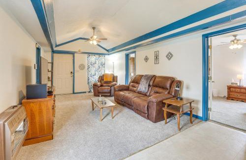 Stanton House | Clanton Cottage with Charcoal Grill and Porch!