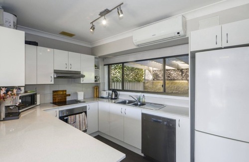 Avoca Beach House | Clareview - Pool & Views