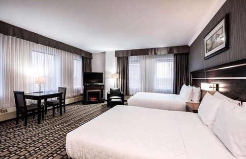 St. James Hotel | Clarion Hotel & Suites