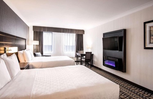 St. James Hotel | Clarion Hotel & Suites