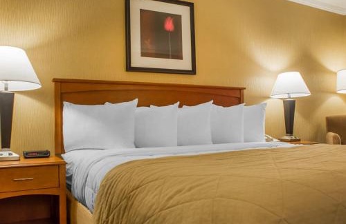 Oswego Hotel | Clarion Hotel & Suites Riverfront