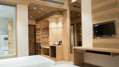 Kangra Hotel | Clarks Inn Suites Kangra