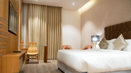 Kangra Hotel | Clarks Inn Suites Kangra