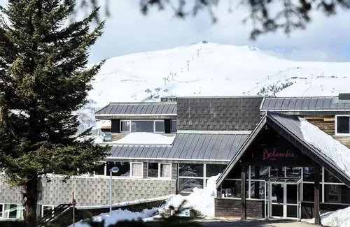 Besse-et-Saint-Anastaise Apartment | Classic 1 Bedroom 3 Adults and 2 Children with Balcony