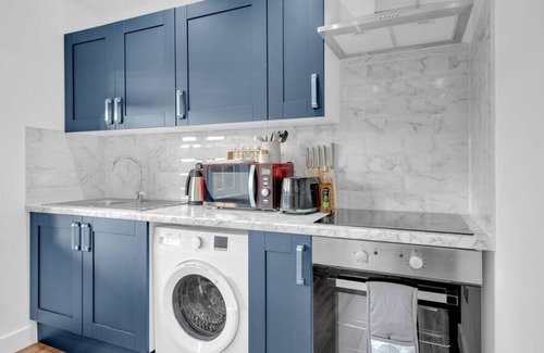 Chelmsford Apartment | Classic 2BD Flat in Chelmsford