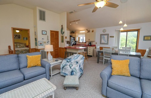 Tuckahoe House | Classic 4 BR oceanside beach cottage in Duck w/Community Pool & Tennis
