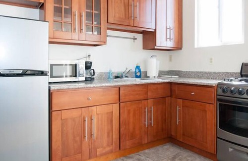Russian Hill Apartment | Classic And Cozy Home Away From Home In Beautiful And Convenient Russian Hill