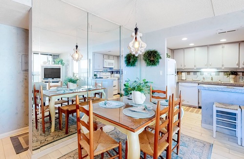 North Ocean City House | Classic beachfront condo with pools, beach bar, tennis & AC