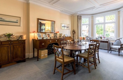 Kew House | Classic by Kew Gardens, by Veeve