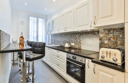 Thiers Apartment | Classic Chic Elegance - Close to Everything with AC.