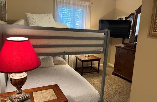 Athens Apartment | Classic City 3 bedroom 2 bath condo with deck close to UGA, Five Points, and Memorial Park in Athens