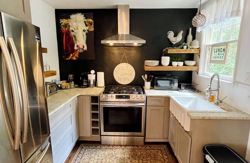 Athens Cottage | Classic City Cottage: Walk to 5 Points/UGA/Stadium