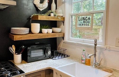Athens Cottage | Classic City Cottage: Walk to 5 Points/UGA/Stadium