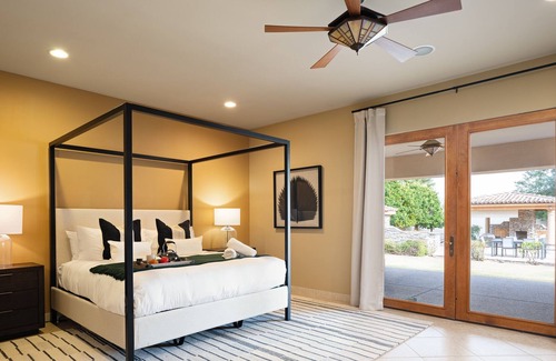 Paradise Valley House | CLASSIC COLOSSAL - BACKYARD RESORT - 4 MINS TO OLD TOWN