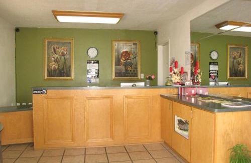 Red Bluff Hotel | Classic Inn